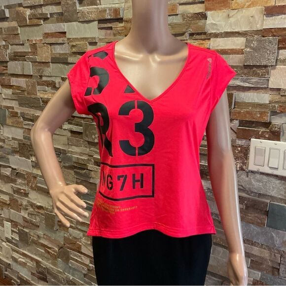 Reebok Red Graphic Crop Tee Cap Sleeve - Picture 1 of 7
